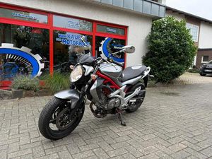 SUZUKI GLADIUS SFV 650, GUTER ZUSTAND, TIEFERLEGUNG, HEIZGRIFFE