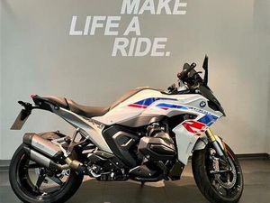 BMW R 1300 RS PERFORMANCE