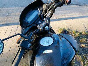 MOTORRAD IN GUTEM ZUSTAND CB125F