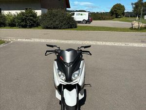 YAMAHA X-MAX 250 FRISCH TÜV