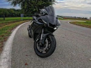 MOTO YAMAHA R1 2020 BLACK