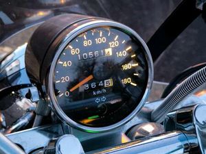 MOTORAD ZUSUKI INTRUDE 1999