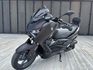 X MAX TECH MAX + 125