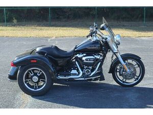 2017 HARLEY-DAVIDSON FREEWHEELER