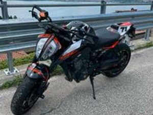 KTM 890 DUKE