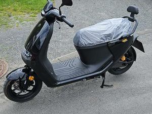 SEGWAY 125ER E-ROLLER - NINEBOT E300SE