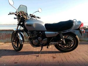 YAMAHA XJ 550