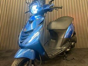 PIAGGIO ZIP 4T 3V BROM 2023 FULL OPTION GALAXY BLUE — SCOOTERS | PIAGGIO — MARKTPLAATS
