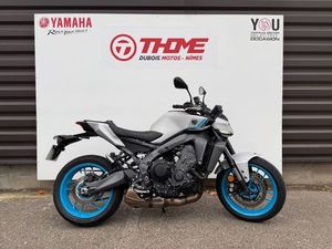 YAMAHA MT-09 35KW 2025 890 CM3 | MOTO ROADSTER | 5 592 KM | GRIS | 30900 NIMES