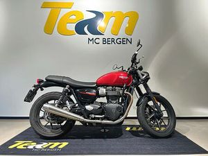 TRIUMPH STREET TWIN 900