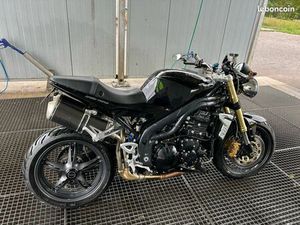 TRIUMPH SPEED TRIPLE 1050