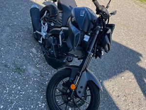 MOTO YAMAHA MT