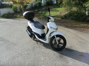 PEUGEOT TWEET 125 -1ERE MAIN
