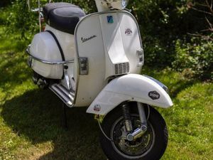 ② VESPA PX 125