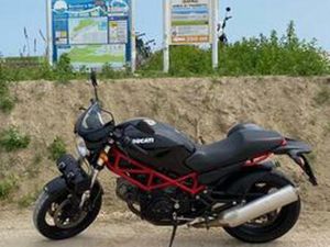 DUCATI MONSTER 695 KM 10625