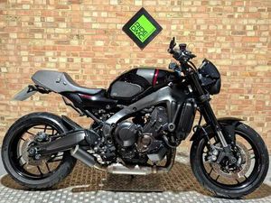 YAMAHA XSR900