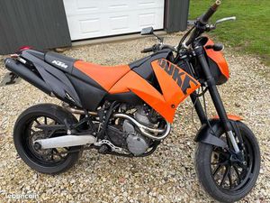 KTM DUKE 640