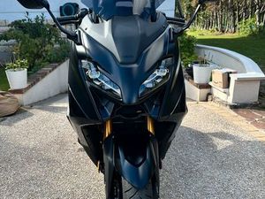 YAMAHA TMAX TECH MAX 2024 - FULL OPTIONS - 7500 KMS