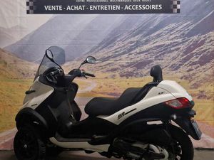 PIAGGIO-MP3-400