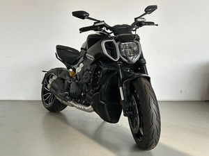 DUCATI DIAVEL V4