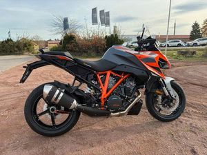KTM 1290 SUPER DUKE GT 0,0% MÖGLICH SITZHEIZUNG