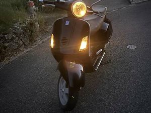 VESPA GT200 CANTON SOLEURE -