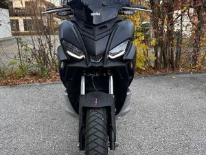APRILIA SR GT 200