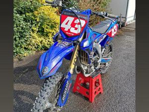 ② YAMAHA YZ250F 2016