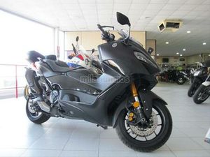 YAMAHA - TMAX