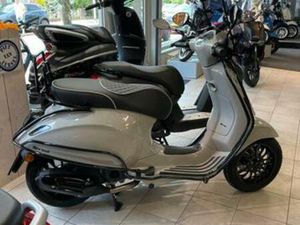 VESPA SPRINT 2021 50CC KRIJTGRIJS — SCOOTERS | VESPA — MARKTPLAATS