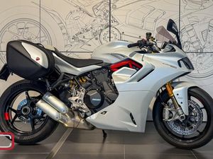 DUCATI SUPERSPORT 950 S • 2021