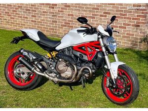 DUCATI MONSTER 821