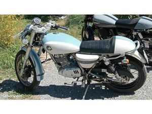 MASH 125 CAFÉ RACER A VOIR