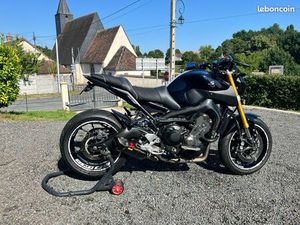 YAMAHA MT09 DEEP PURPLE