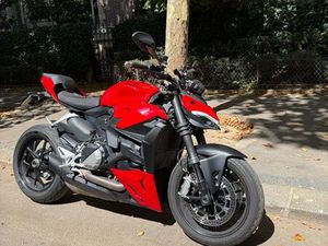 DUCATI STREETFIGHTER V2