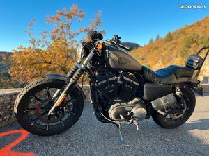HARLEY DAVIDSON IRON 883