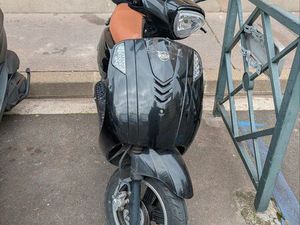 SCOOTER ÉLECTRIQUE 50 CC