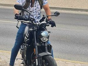 TRIUMPH TRIDENT 660 ALBUFEIRA E OLHOS DE ÁGUA