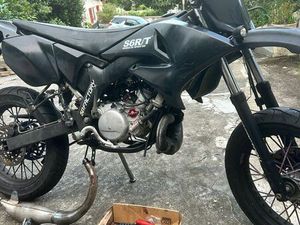 YAMAHA DT 50 R 2010 – DÉMARRE, RÉGLAGE À FAIRE
