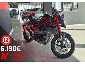 HONDA - CB 750 HORNET