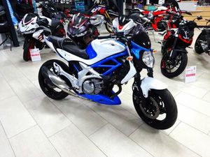 SUZUKI GLADIUS 650 2010 650 CM3 | MOTO ROADSTER | 31 250 KM | BLANC | 30100 ALES