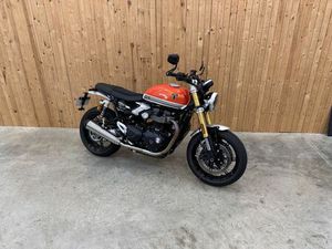 TRIUMPH SPEED TWIN 1200 2025 1200 CM3 | MOTO ROADSTER | 2 800 KM | ORANGE | 26000 VALENCE