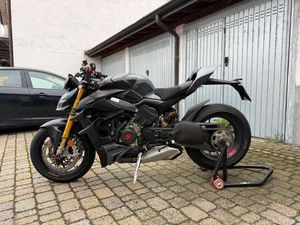 DUCATI STREETFIGHTER V4S NERO
