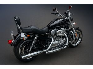 HARLEY-DAVIDSON SPORTSTER 883