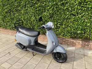② ACTIE! NIEUWE GTS SCOOTERS TEGEN HOGE KORTINGEN! TOSCANA ETC