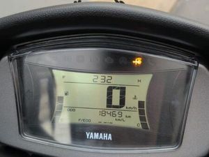 MOTO 125 NMAX GRISE FONCÉ DÉCEMBRE 2021 FAIBLE KILOMÉTRAGES
