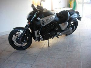 YAMAHA V MAX 1700