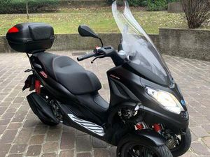 VENDO PIAGGIO MP3 300 HPE SPORT (2019 - 20) USATA A MILANO (CODICE 9876598) - MOTO.IT