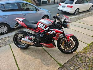 TRIUMPH STREET TRIPLE R 675