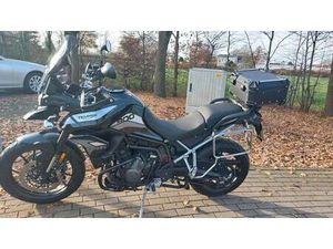 TRIUMPH TIGER 900GT PRO TIEFERGELEGT